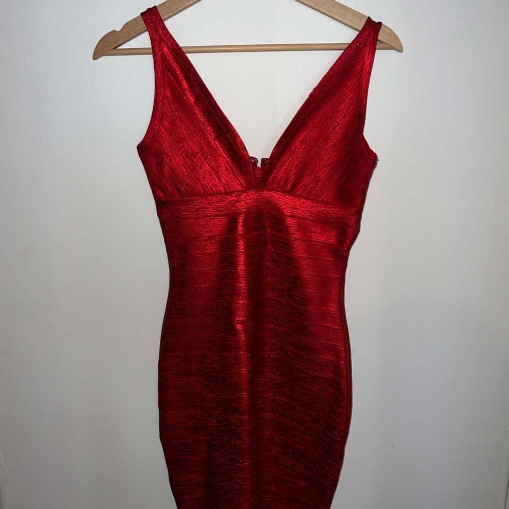 Beautiful Dress 🔥🔥 - Picture 2 of 2